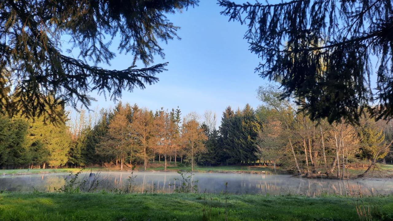 Le Moulin D'Harcy Hotell Lonny Exteriör bild